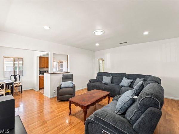 3661 Seabright, Long Beach, CA 90810