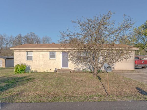 102 Tech Street, Paragould, AR 72450