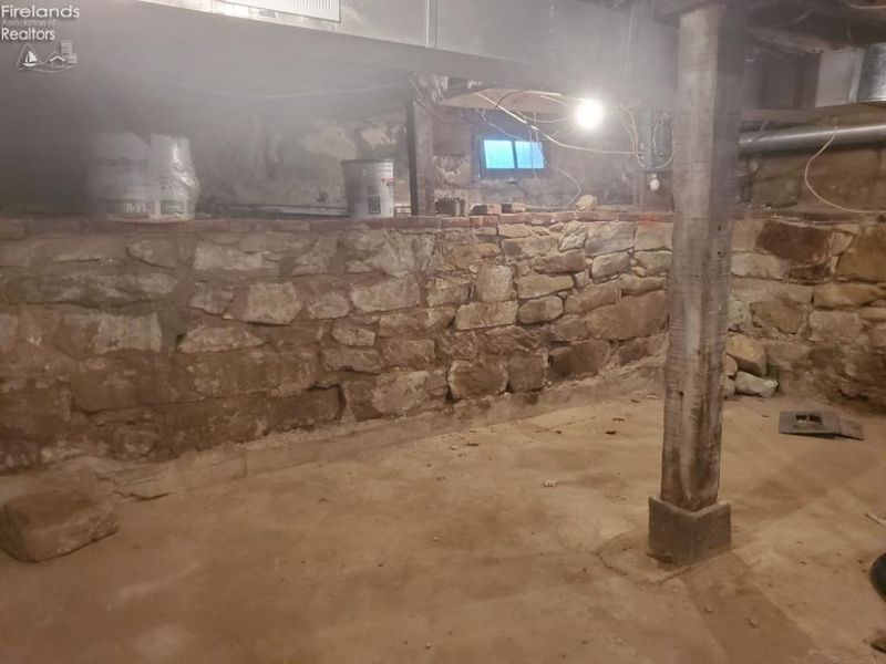 537 Third, Elyria, OH 44035 Photo 12