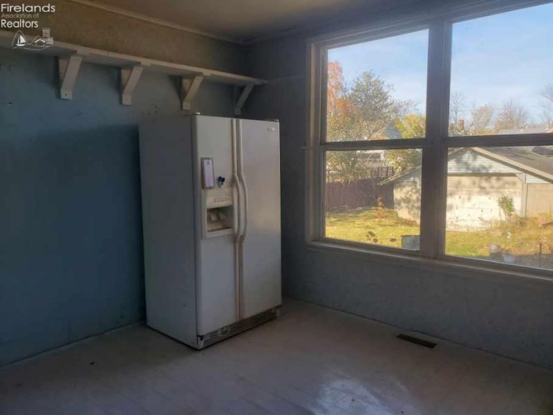 537 Third, Elyria, OH 44035 Photo 3