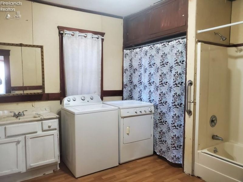 537 Third, Elyria, OH 44035 Photo 4