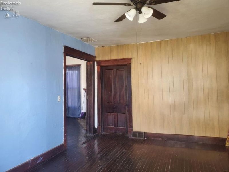 537 Third, Elyria, OH 44035 Photo 5