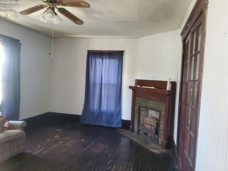 537 Third, Elyria, OH 44035 Photo 6