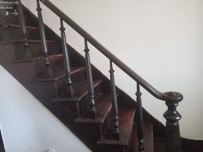 537 Third, Elyria, OH 44035 Photo 7