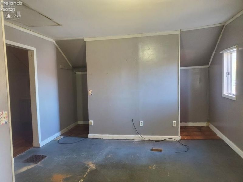 537 Third, Elyria, OH 44035 Photo 8