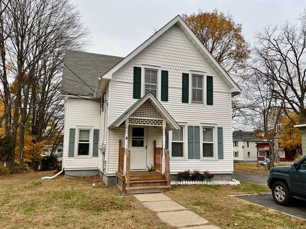 21 WASHINGTON AVE, 1st floor, Millbrook, NY 12545