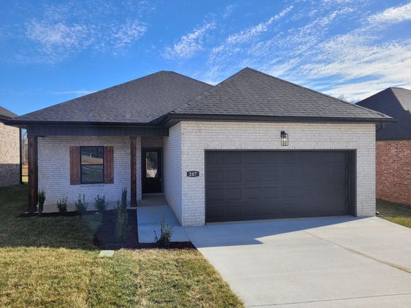 207 Sandalwood Way, Dickson, TN 37055