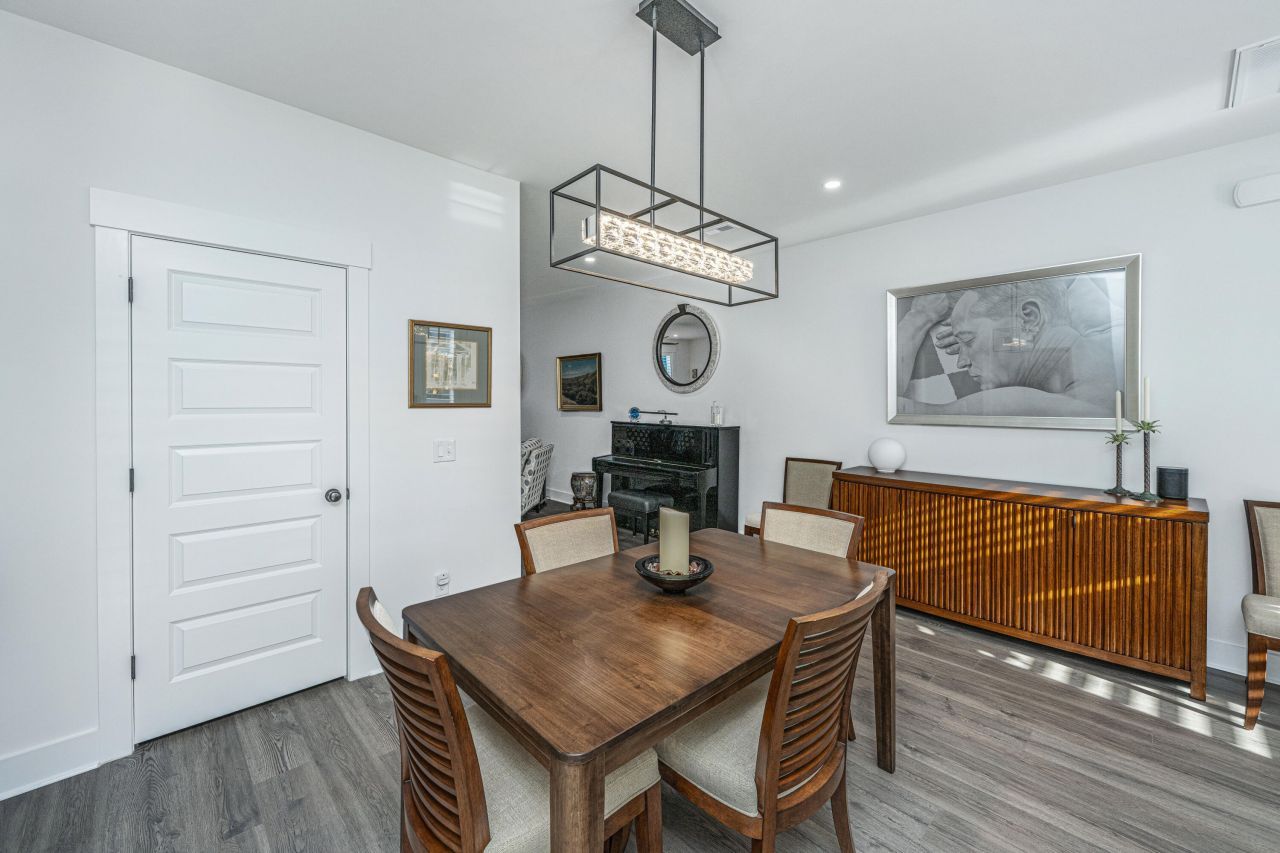 204 Saunter Court Photo 10