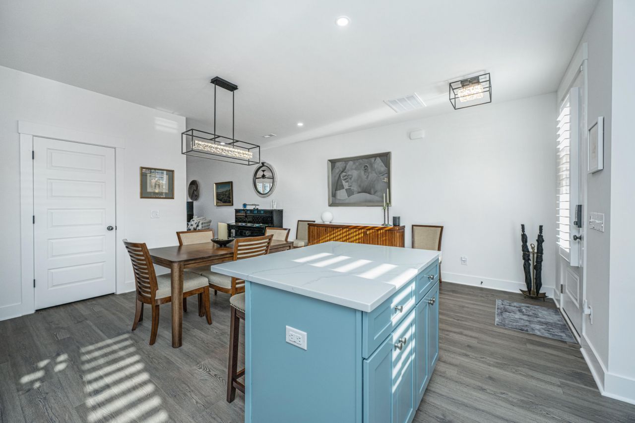 204 Saunter Court Photo 11