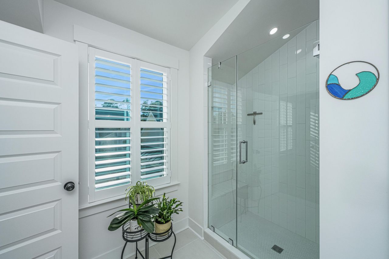 204 Saunter Court Photo 31