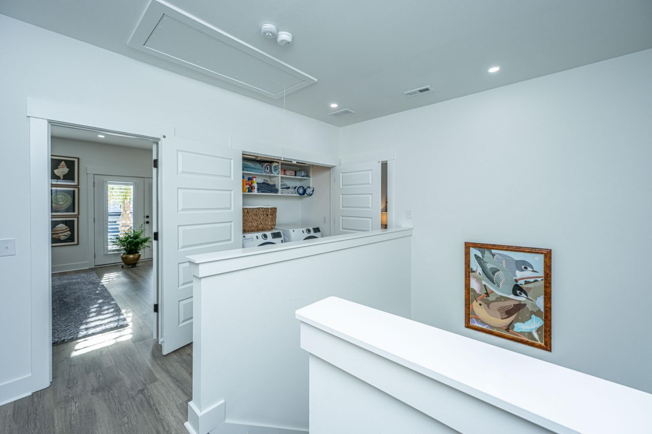 204 Saunter Court Photo 33