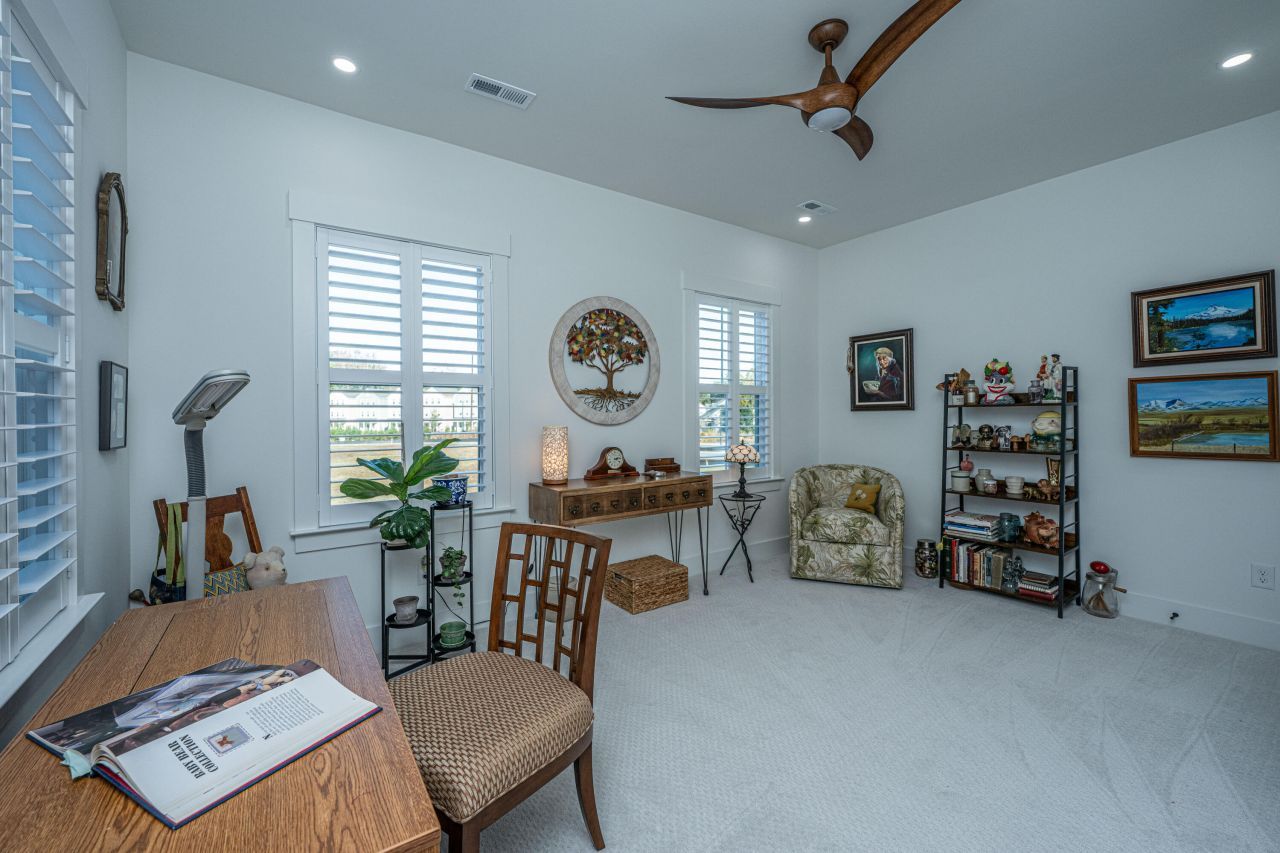 204 Saunter Court Photo 35