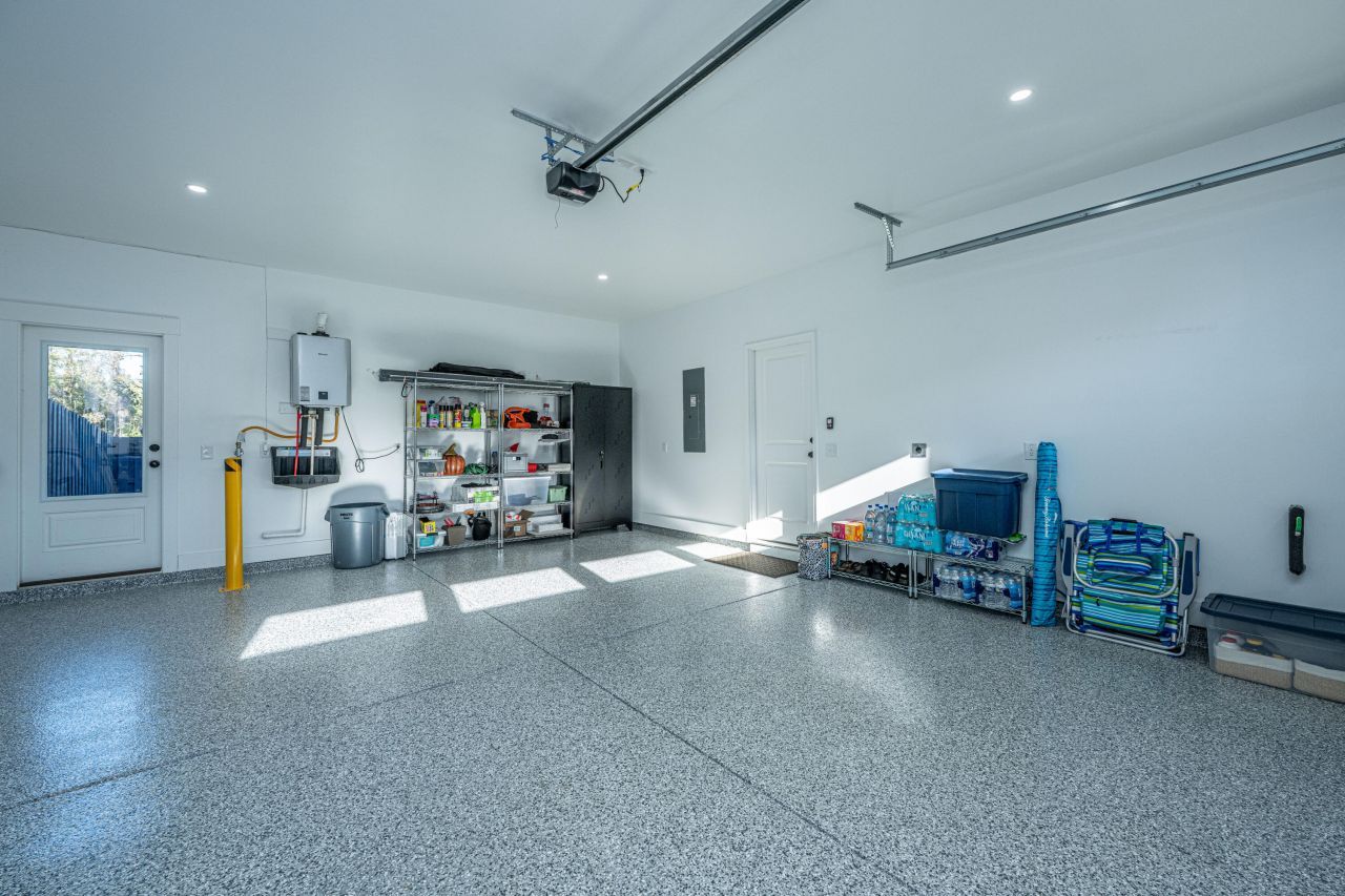 204 Saunter Court Photo 42