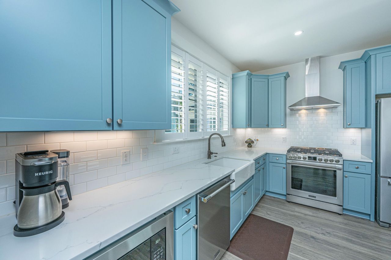 204 Saunter Court Photo 5