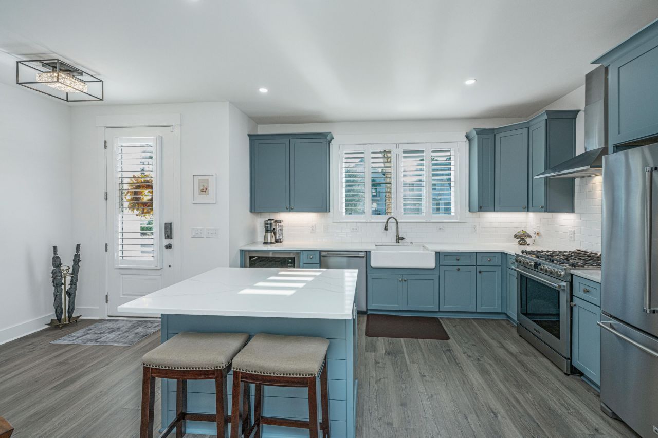 204 Saunter Court Photo 6