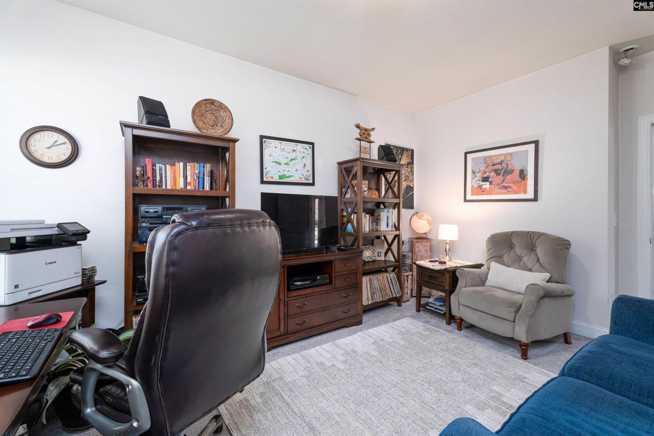 905 Knowles Loop Photo 19