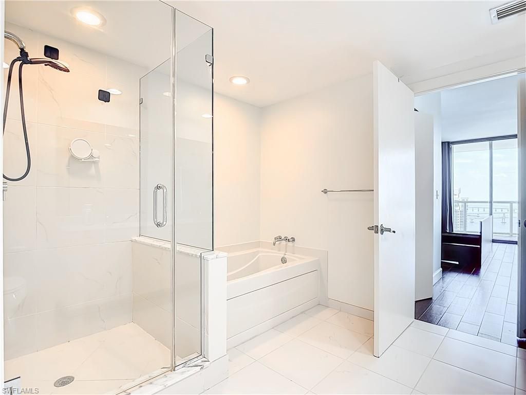 3000 Oasis Grand Blvd, Unit 2604, Fort Myers, FL 33916 Photo