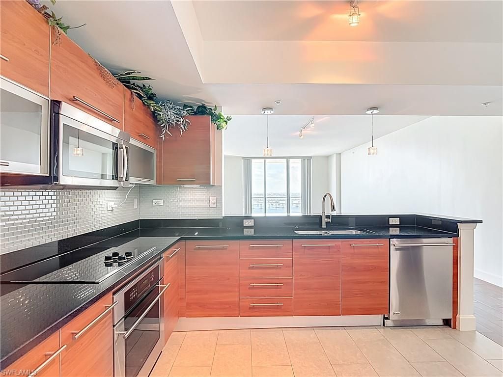 3000 Oasis Grand Blvd, Unit 2604, Fort Myers, FL 33916 Photo