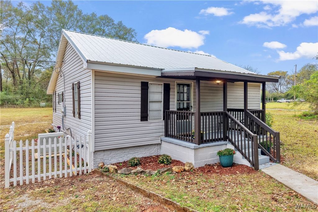 308 Dry Hollow Road E, Centreville, AL 35042 Main Photo