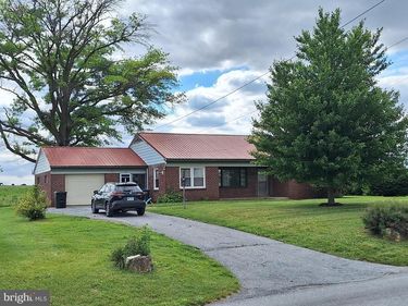 12 S KINZER ROAD, KINZERS, PA 17535