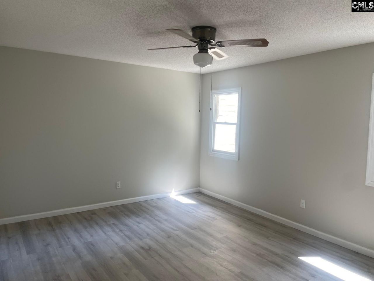 153 Lionsgate Drive  Photo 12