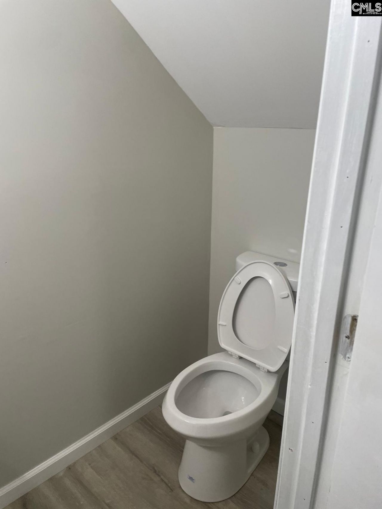 153 Lionsgate Drive  Photo 16