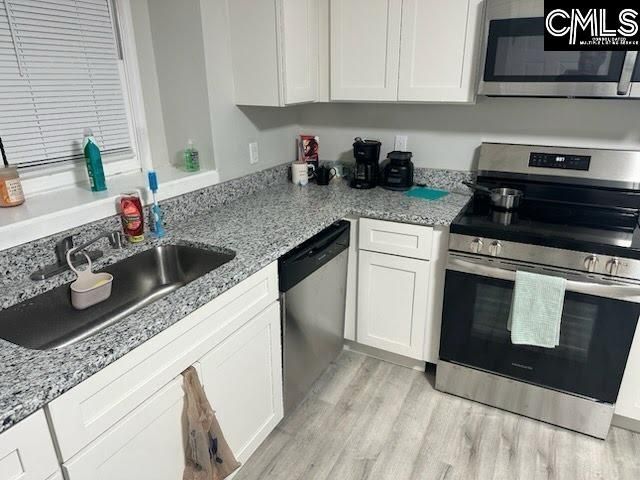 153 Lionsgate Drive  Photo 4