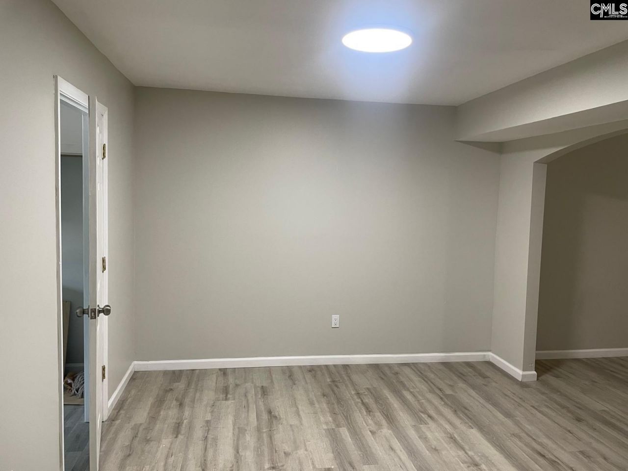 153 Lionsgate Drive  Photo 8