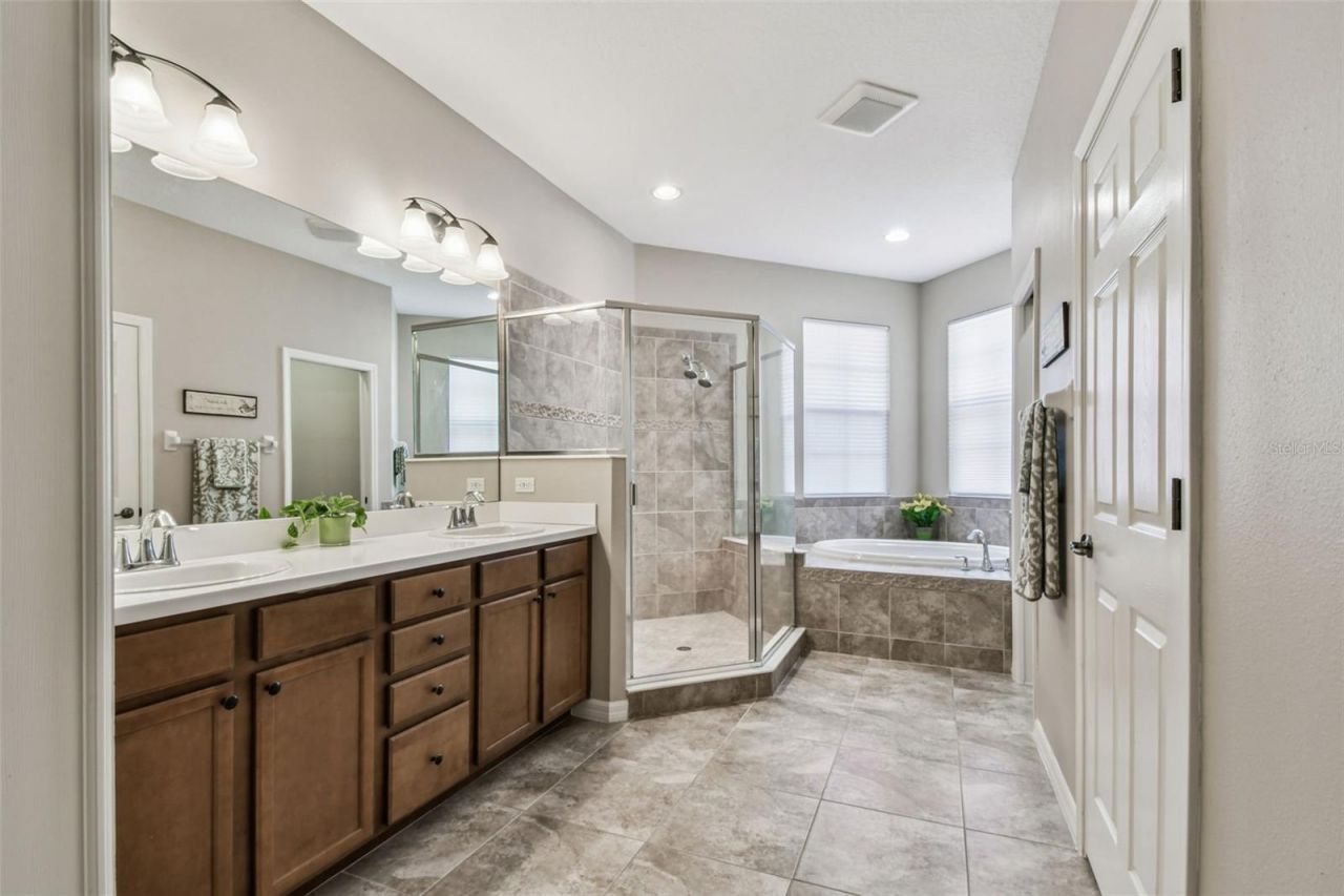 15613 N Himes Avenue, Tampa, FL 33618 Photo