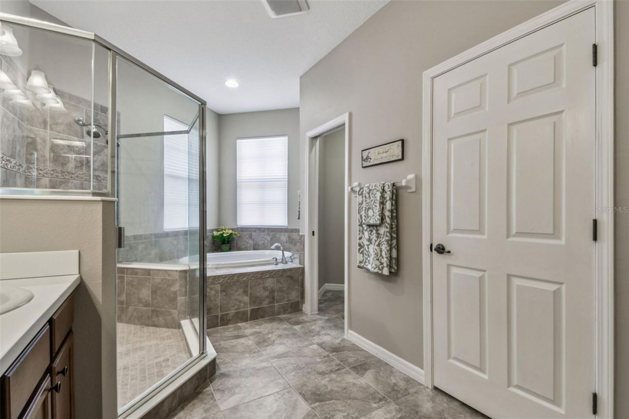 15613 N Himes Avenue, Tampa, FL 33618 Photo