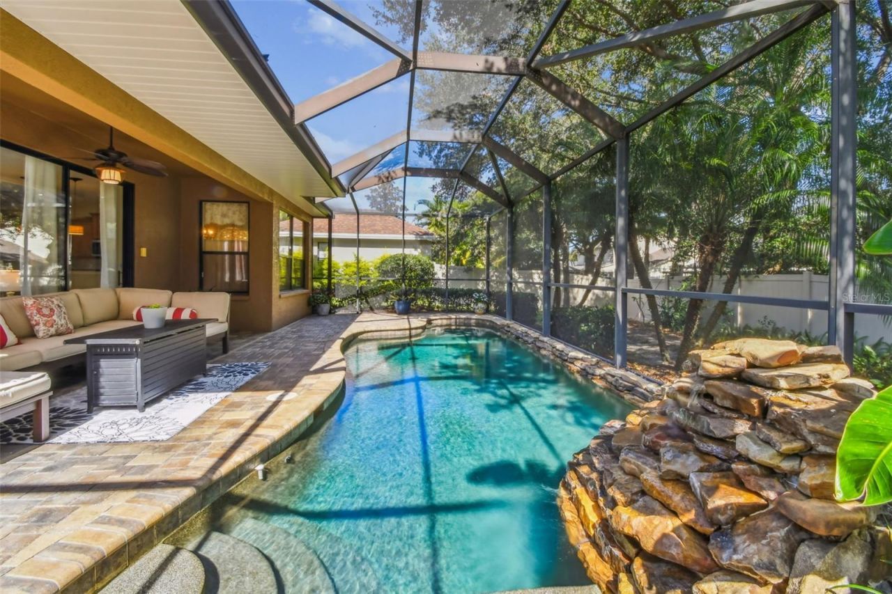 15613 N Himes Avenue, Tampa, FL 33618 Photo