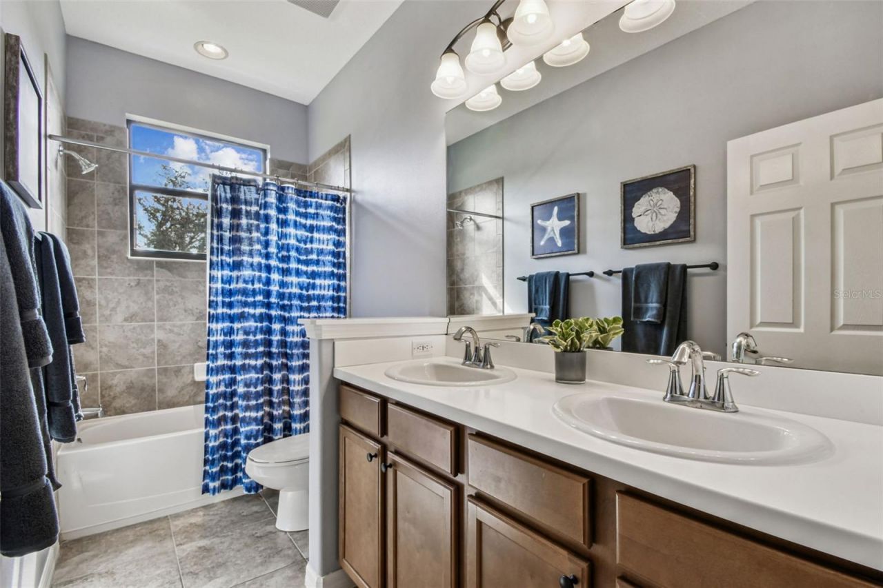 15613 N Himes Avenue, Tampa, FL 33618 Photo