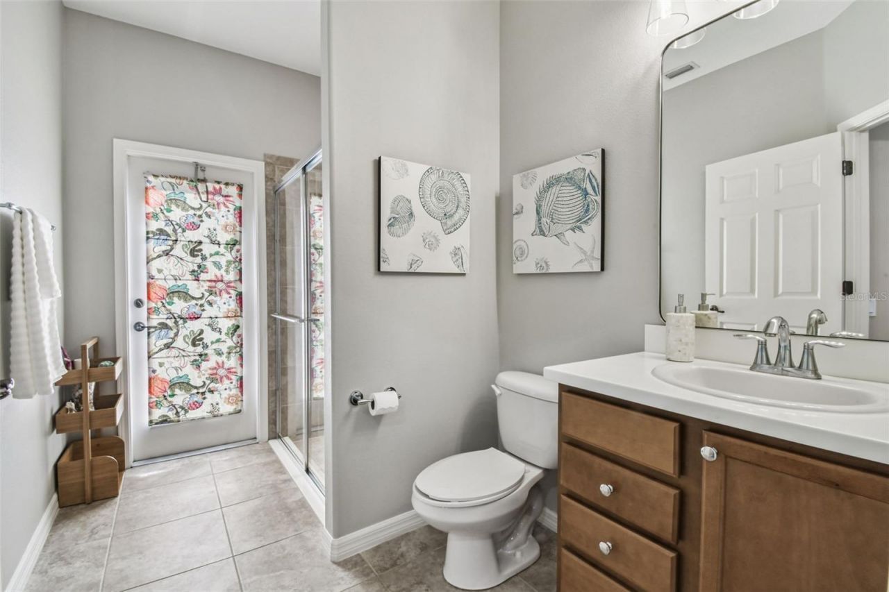 15613 N Himes Avenue, Tampa, FL 33618 Photo