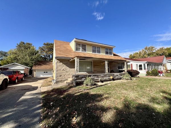 977 N Oakland Avenue, Decatur, IL 62522