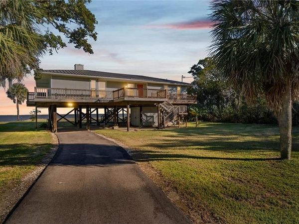 2751 Beach Avenue, Theodore, AL 36582