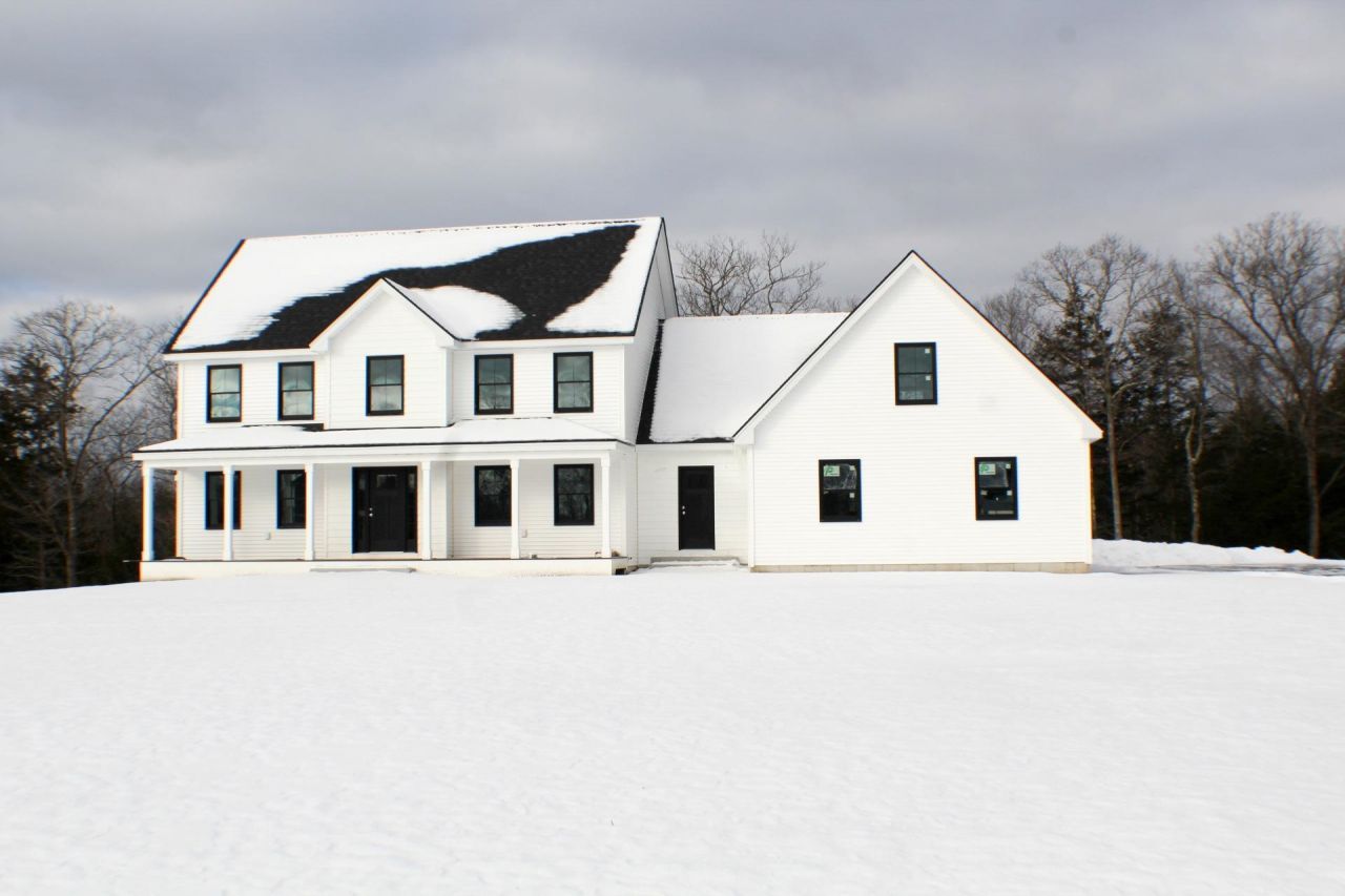 27 Tyler Avenue, Epsom, NH 03234 Main Photo