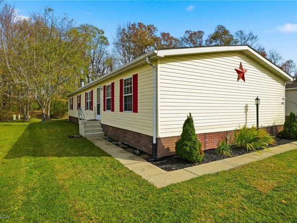 142 Oaktree Lane, Hiram, OH 44234