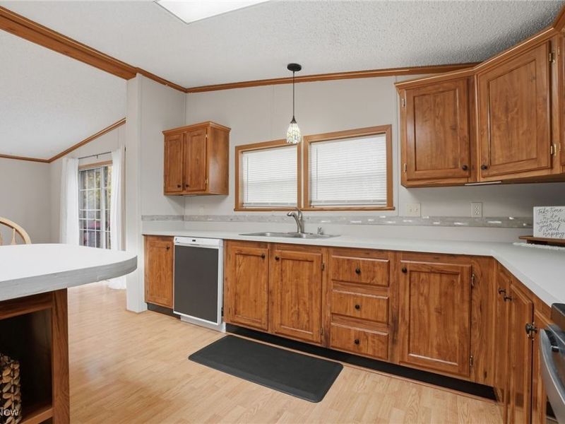 142 Oaktree Lane, Hiram, OH 44234 Photo 10