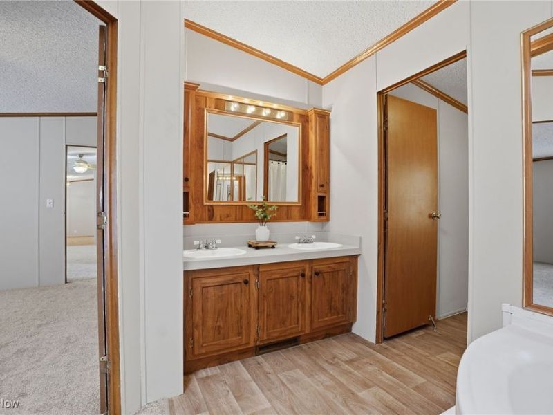 142 Oaktree Lane, Hiram, OH 44234 Photo 32