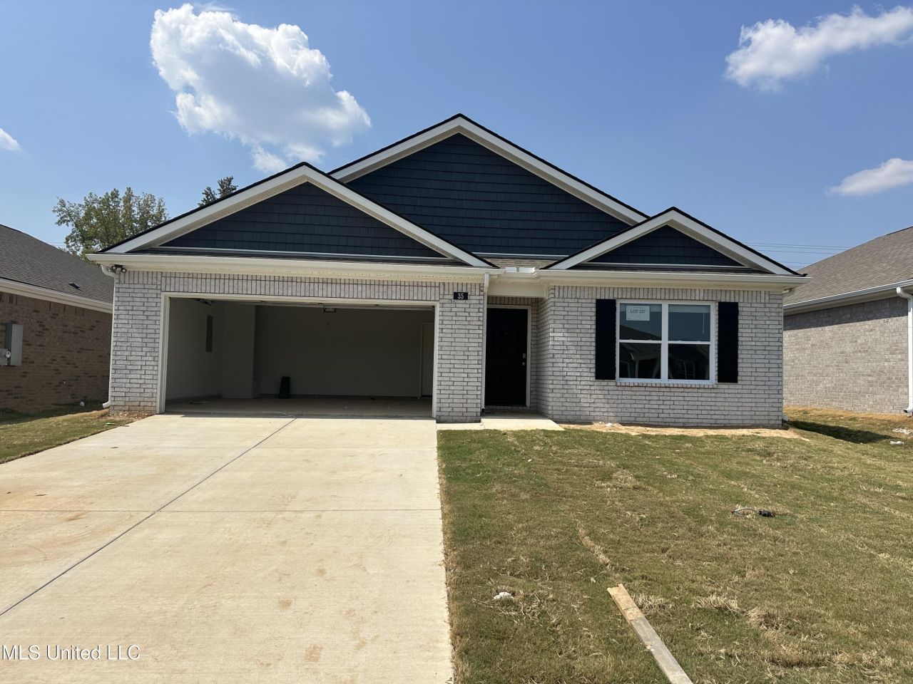 8 S Thorn Tree Street, Byhalia, MS 38611 Main Photo