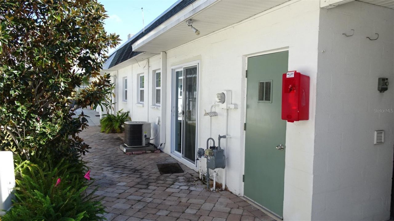 7809 38th Terrace N, Saint Petersburg, FL 33709 Photo