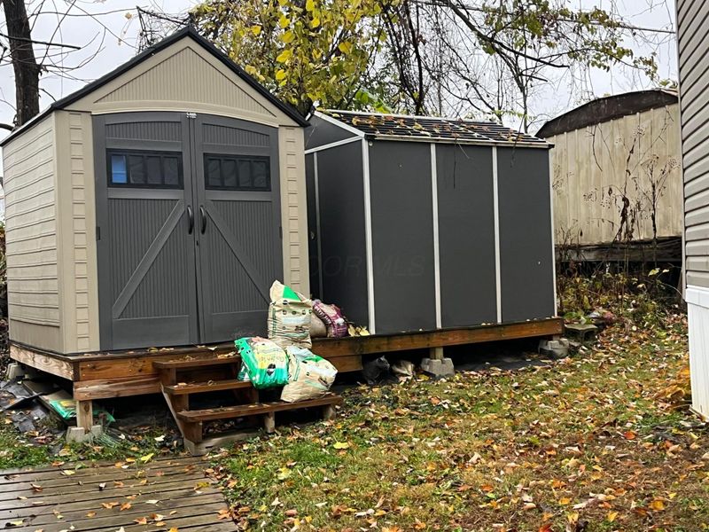 156 Cambridge Court, Reynoldsburg, OH 43068 Photo 2