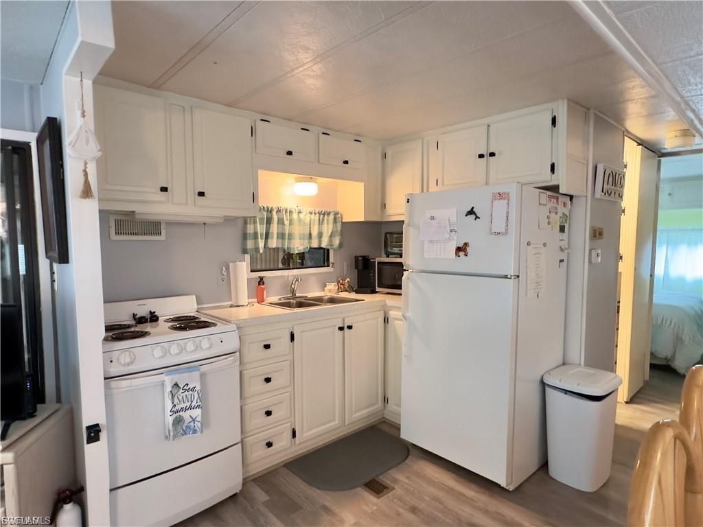 10917 Brown Pelican Cir, Estero, FL 33928 Photo