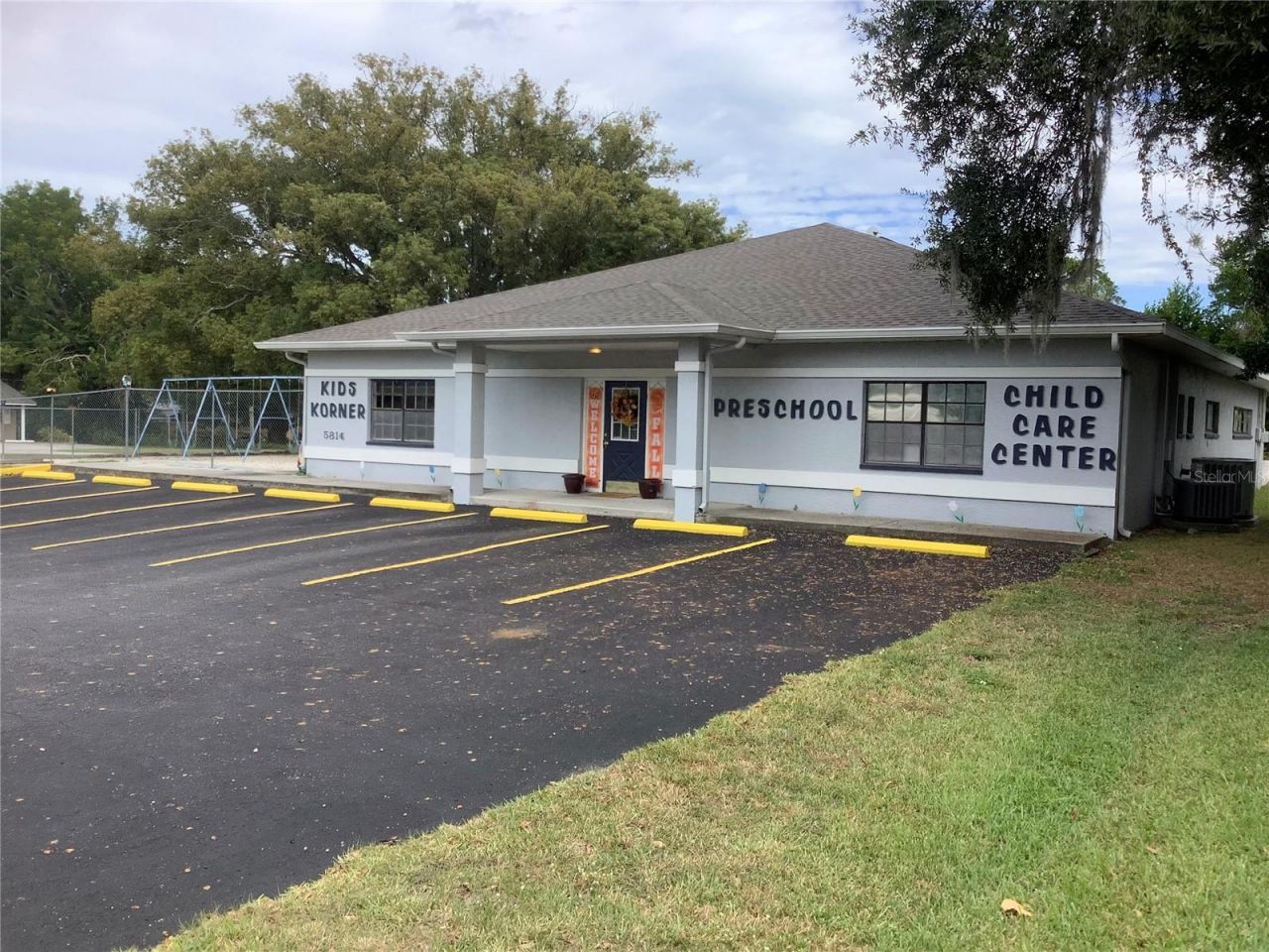 5814 8th St, Zephyrhills, FL 33542 Photo