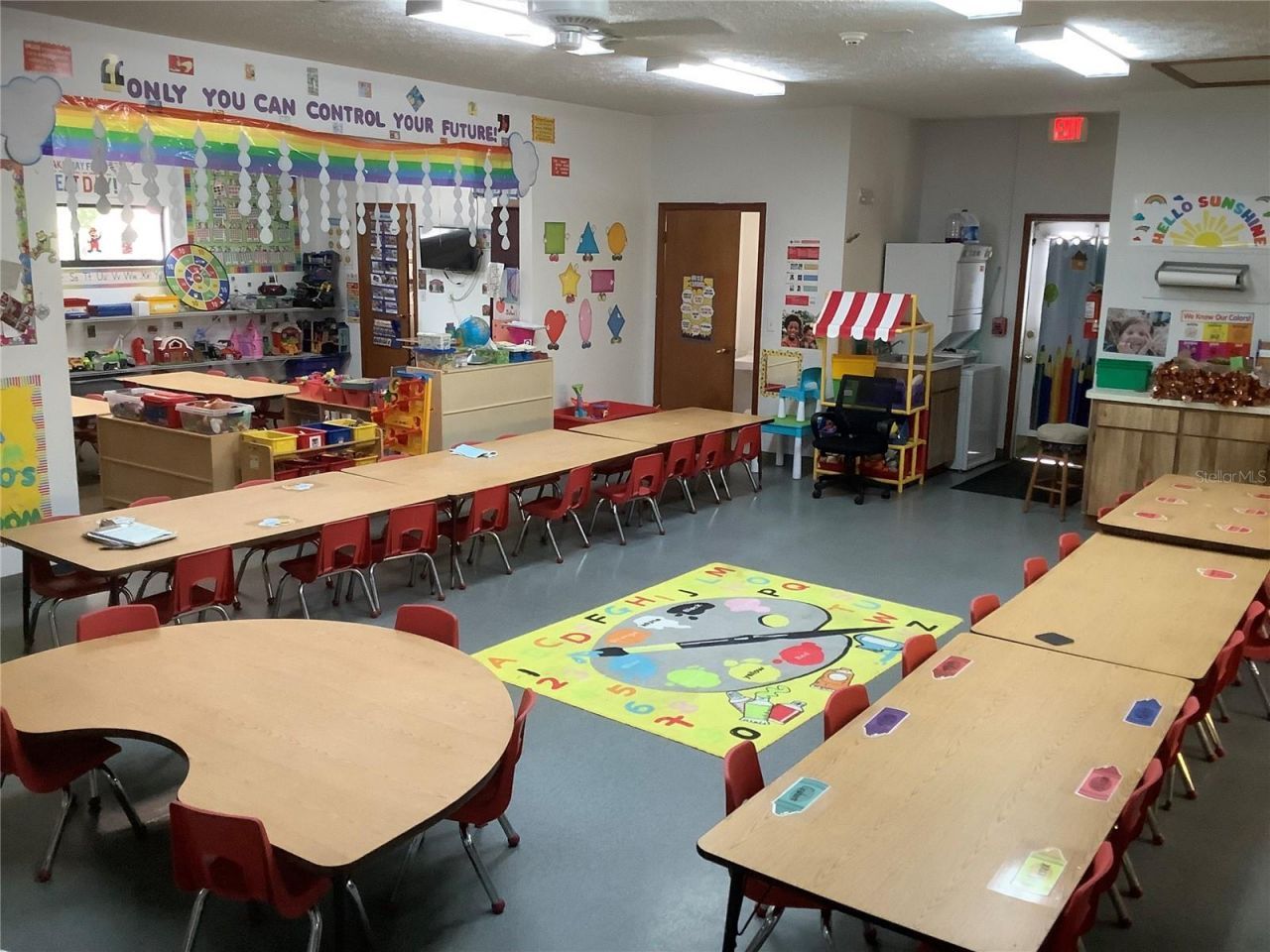 5814 8th St, Zephyrhills, FL 33542 Photo