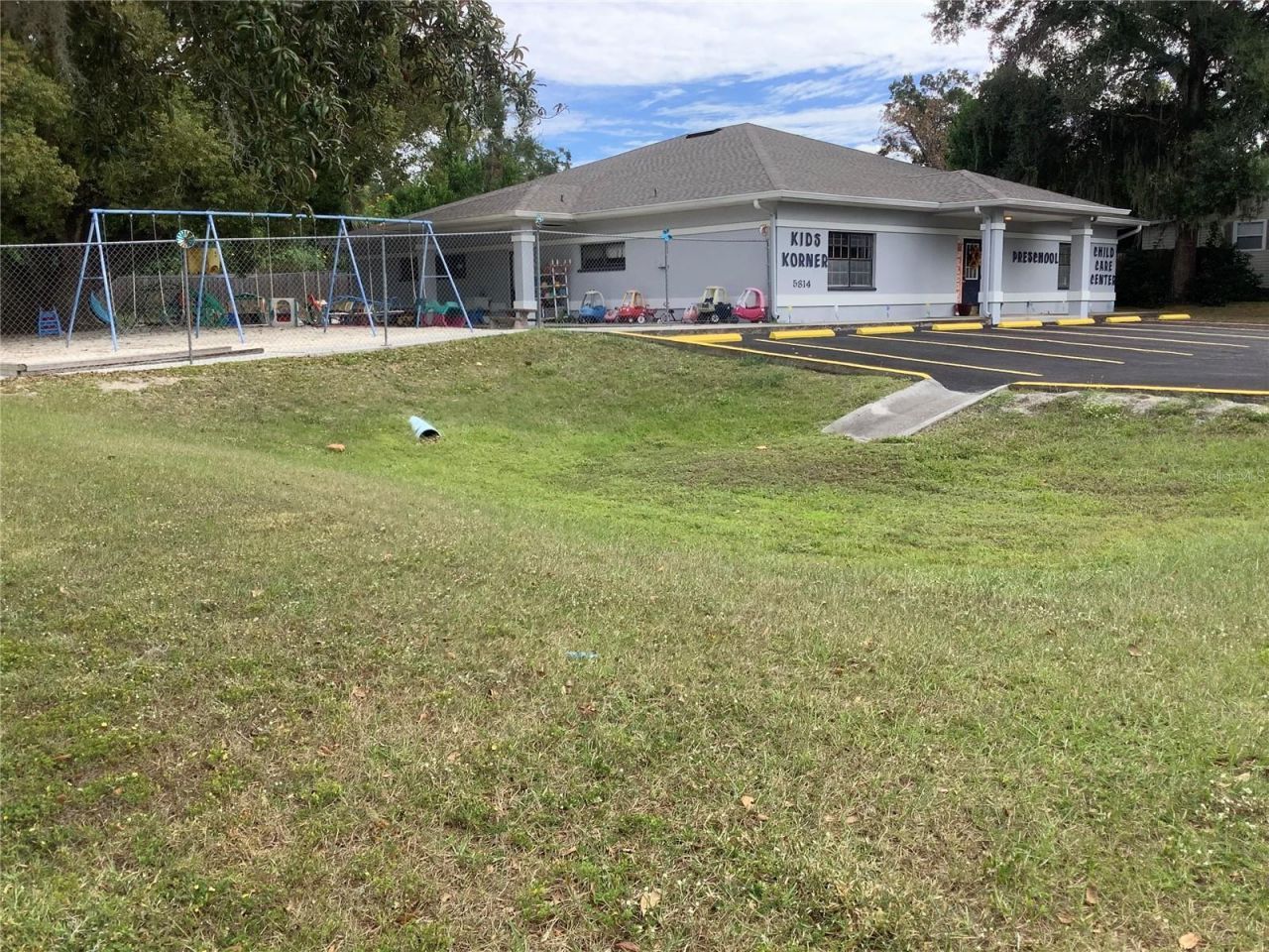 5814 8th St, Zephyrhills, FL 33542 Photo