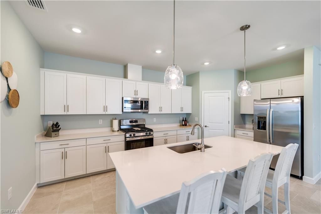 18546 Ives Dr, Estero, FL 33928 Photo