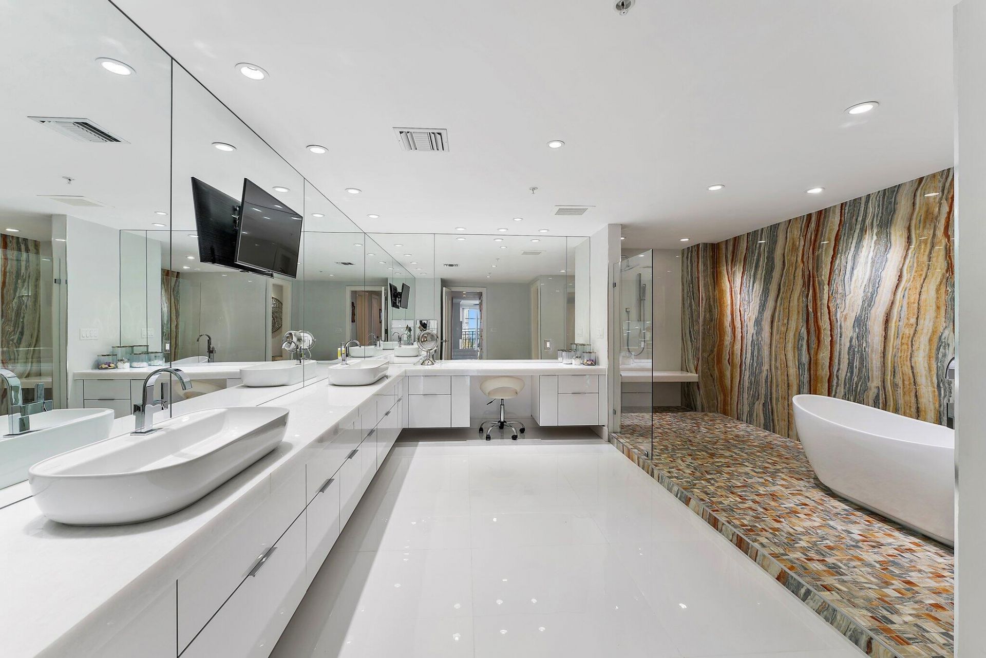 155 Ocean Avenue, Unit 502, Palm Beach Shores, FL 33404 Photo