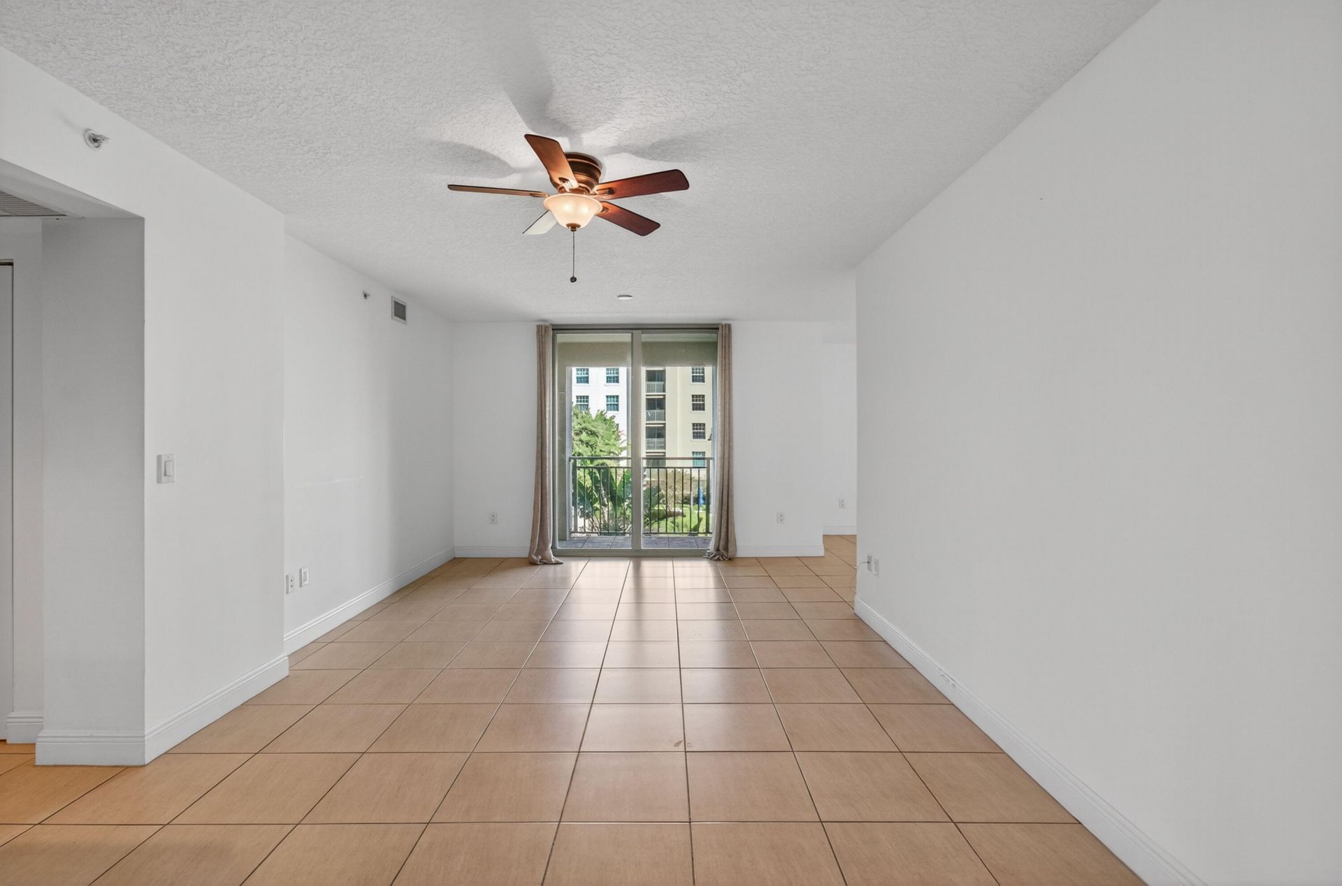 610 Clematis Street, Unit 433, West Palm Beach, FL 33401 Photo
