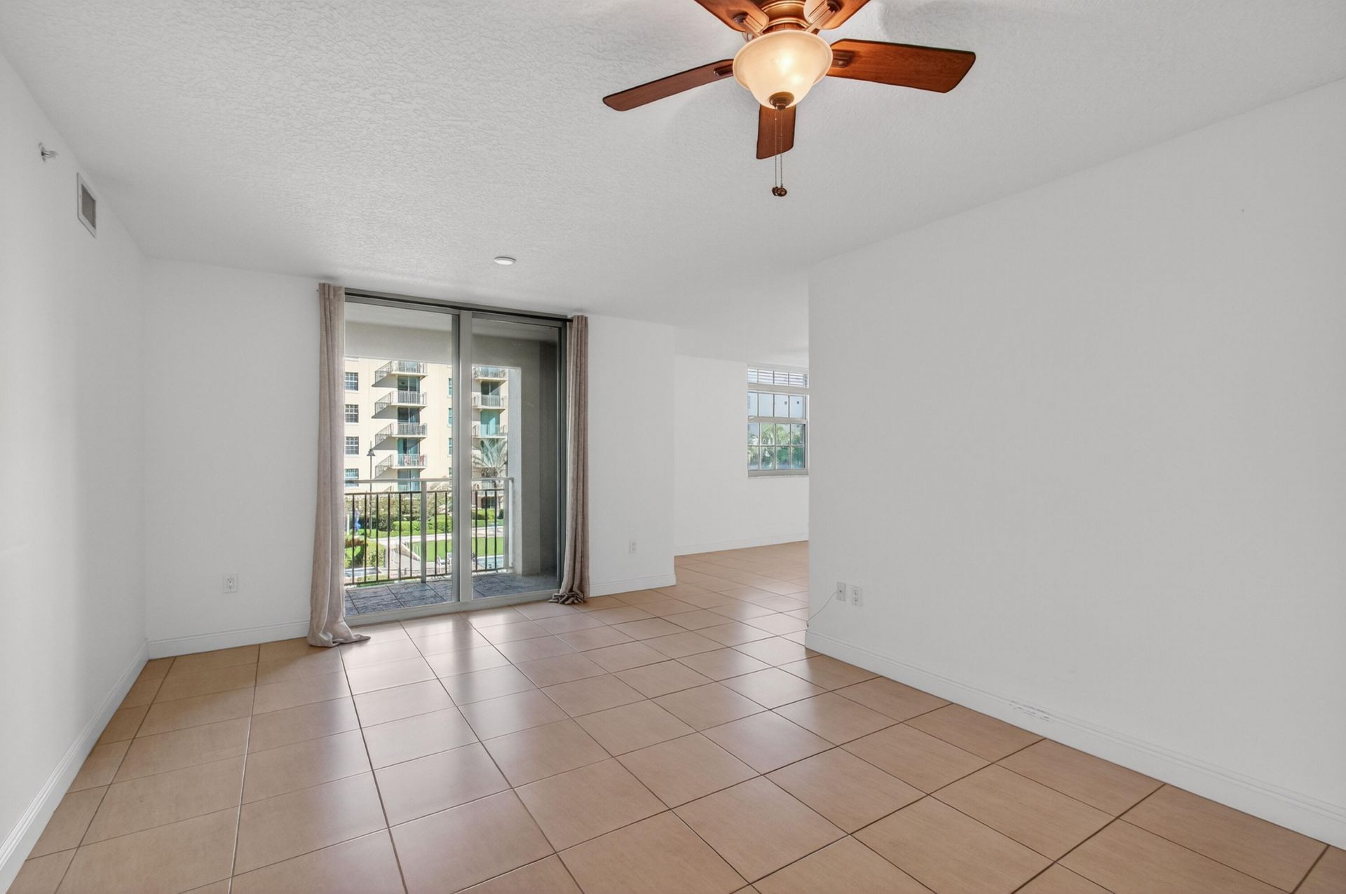 610 Clematis Street, Unit 433, West Palm Beach, FL 33401 Photo